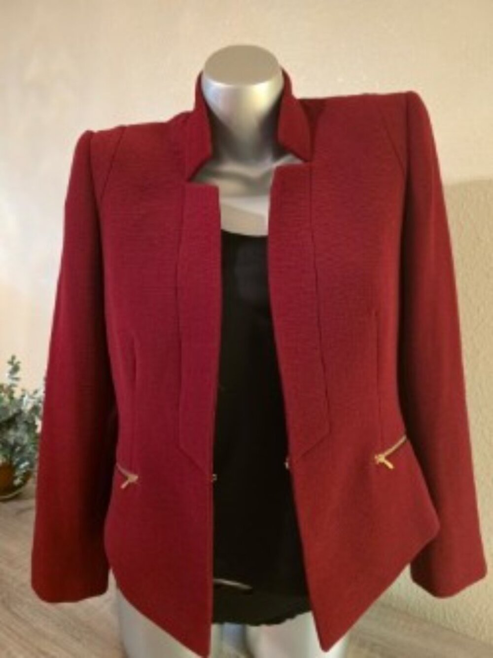 Tahari Jaket Size 6 Petite